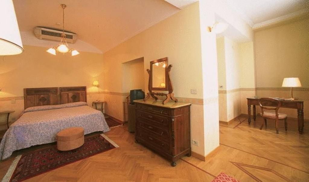 Hotel Roma e Rocca Cavour Torino Esterno foto